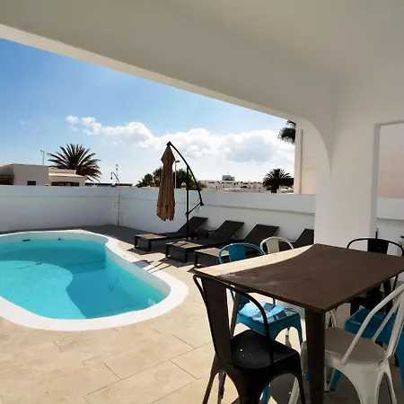 Cozy Holiday Puerto Del Carmen With Swimming Pool Prázdninový dům *